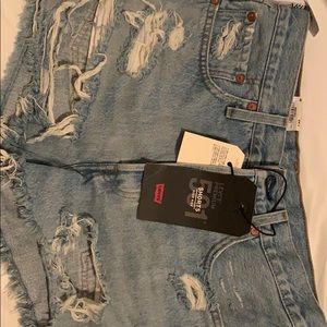 Levi’s high rise denim short